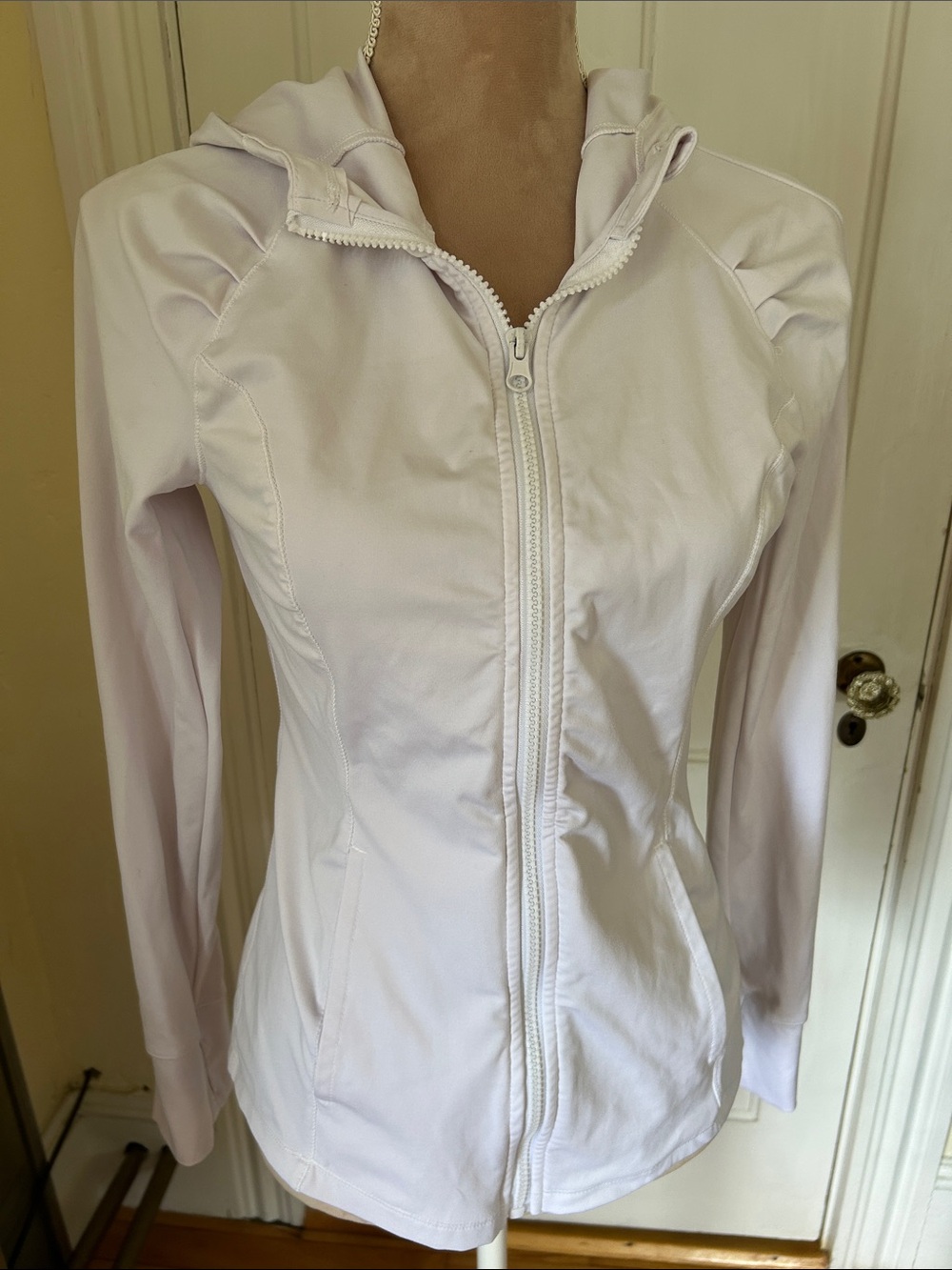 Yogalicious Women's Lightweight White Zip-Up Hoodie Jacket size M